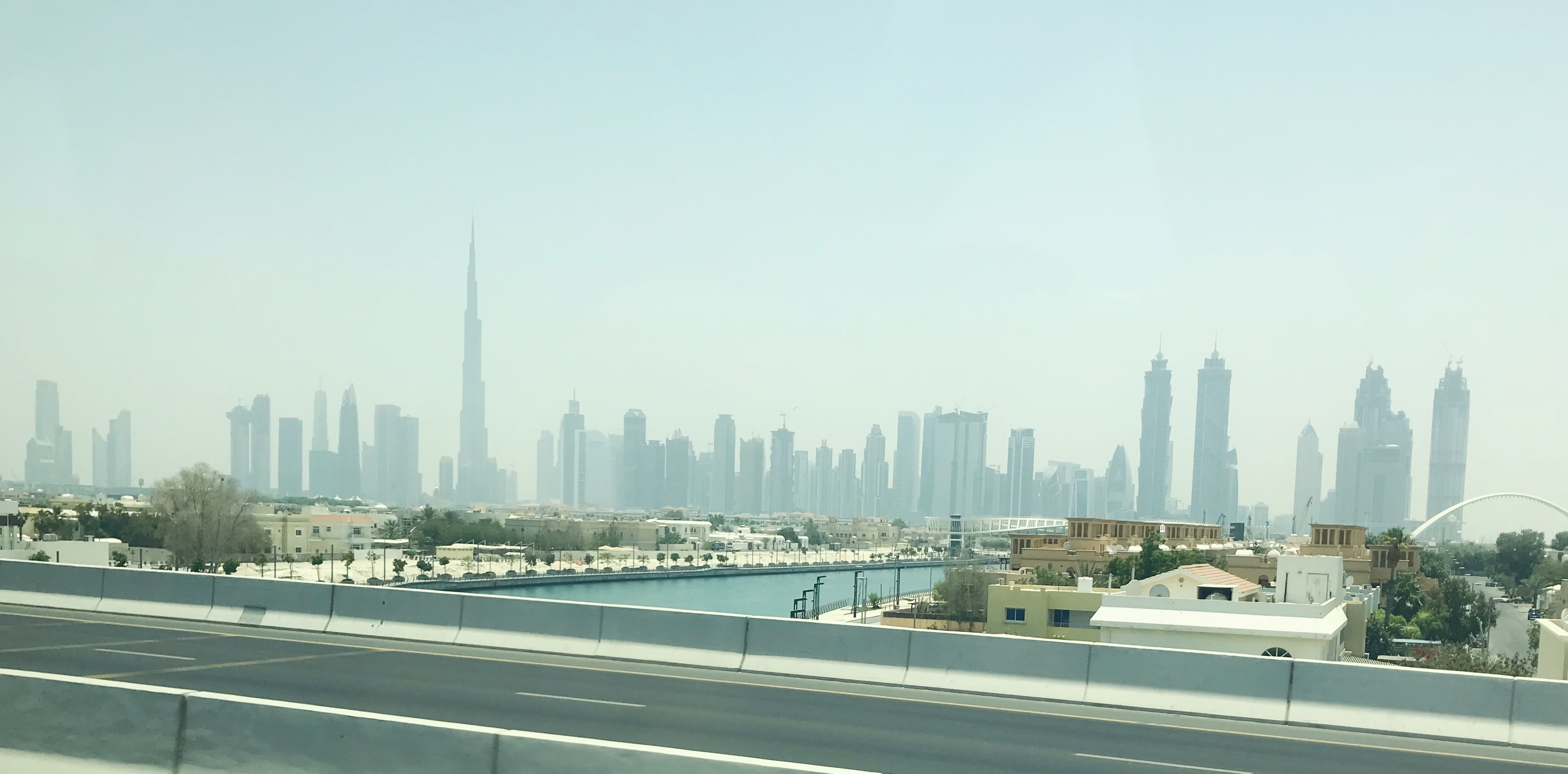 How much a real estate broker makes in Dubai? real estate